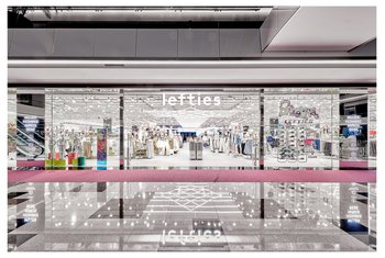 Lefties abre una nueva flagship store en Nevada Shopping