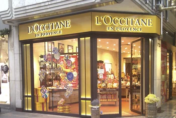 L’ Occitane compra Elemis