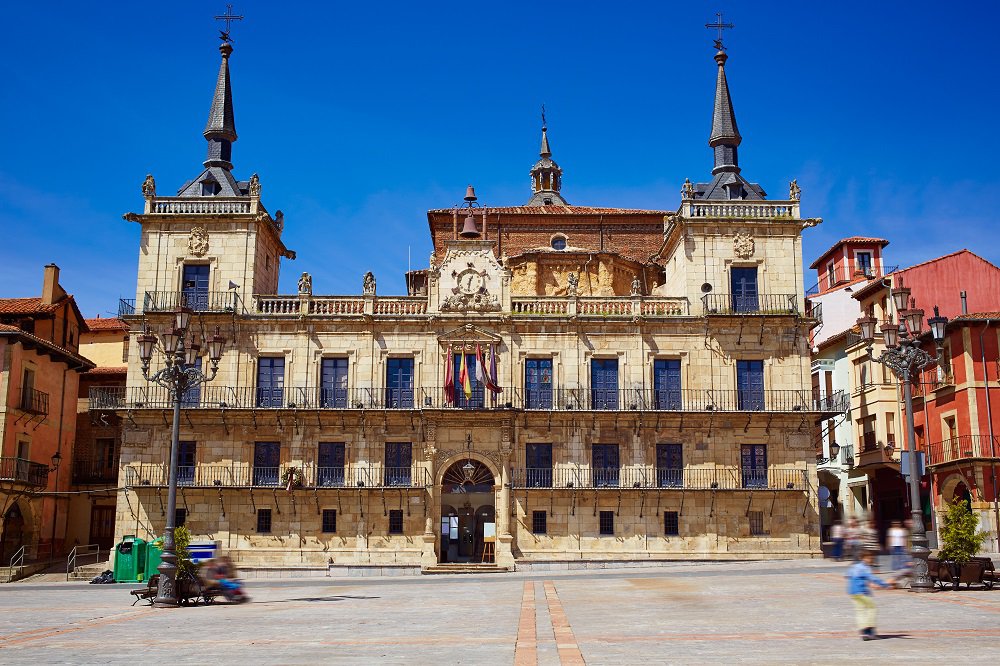 León aprueba la urbanización de unos terrenos para un parque comercial