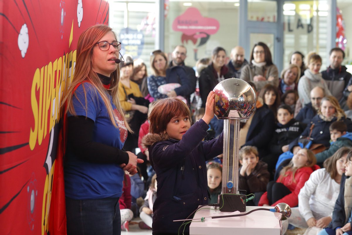 "Superhéroes científicos" acerca la ciencia a Los Porches del Audiorama