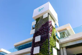 The Market Puerto Rico inaugura su jardín vertical