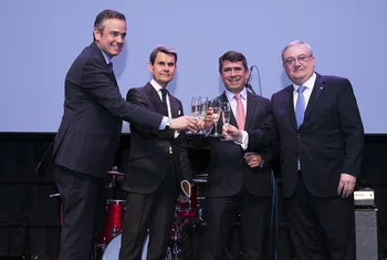 Una fiesta da la bienvenida a la nueva revista Centros Comerciales