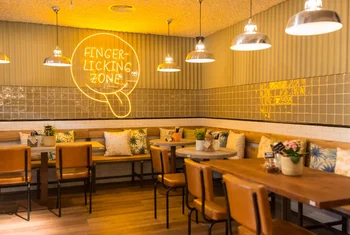 Cubiñá equipa el restaurante Oassis Natural Cooking