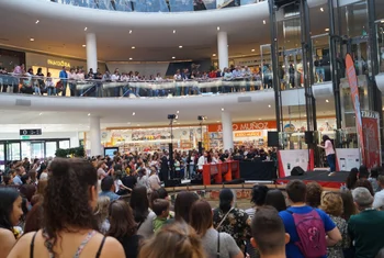Casi 60 personas se inscribien en Gana con tu Voz en Vallsur