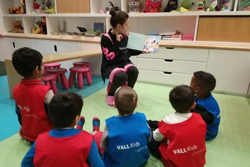 Vallkids organiza talleres de ciencia, danza y manualidades