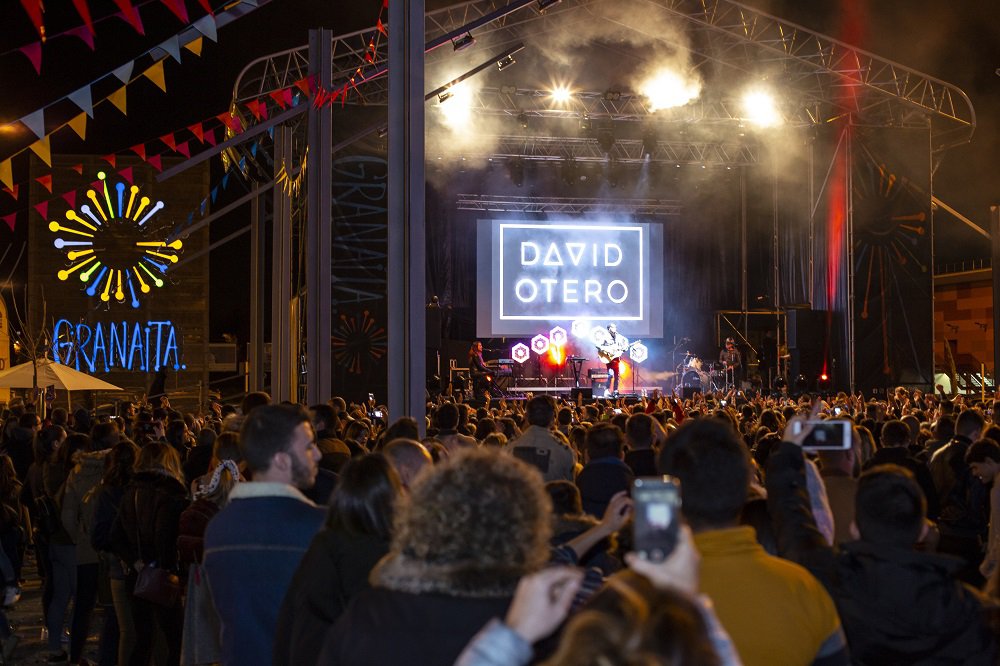 Granaita se viste de largo con más de 3.500 personas