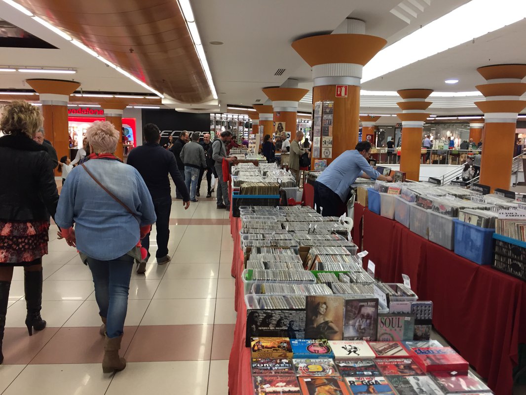 Nuevo Centro organiza la Feria del Coleccionismo Discográfico y Cinematográfico