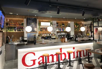 Gambrinus presenta su nueva imagen junto al Bernabeu