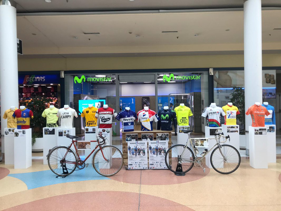 La Vuelta Ciclista a Asturias pedalea desde Los Prados