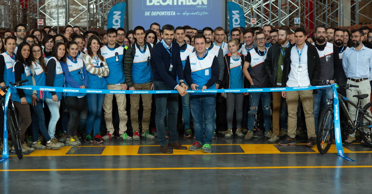 centro logistico decathlon leon