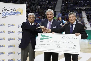 El Corte Inglés encesta con la Fundación Estudiantes