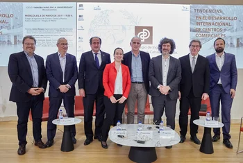 ¿Cuáles son las tendencias en el desarrollo internacional de centros comerciales?