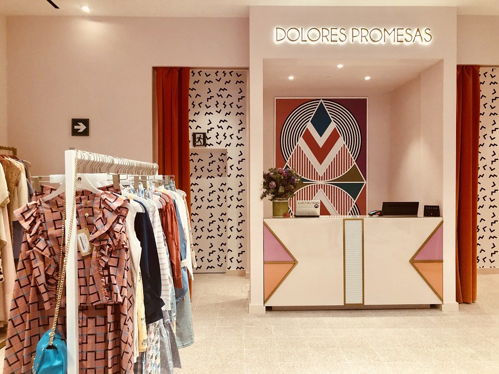 Dolores Promesas trae su moda a Sevilla Fashion Outlet