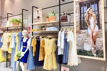 Poète viste la calle Fuencarral de Madrid - Revista Centros Comerciales