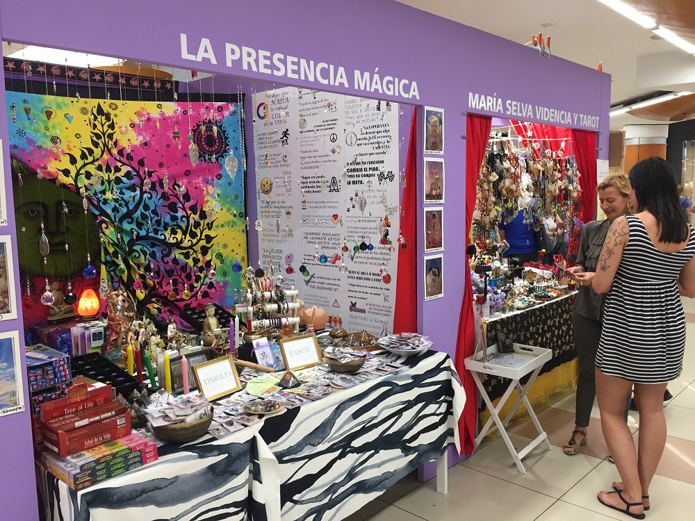 Nuevo Centro se adentra en las artes esotéricas