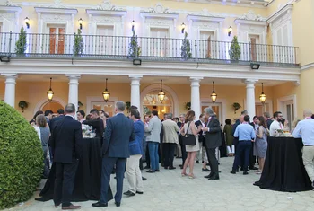 La AECC celebra su encuentro de socios