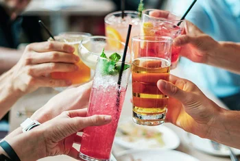 Un tercio del consumo del verano se dedica a cócteles, copas, aperitivos y barbacoas