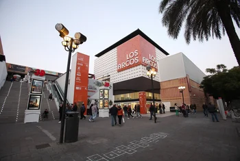 Los Arcos se convierte en un teatro de variedades