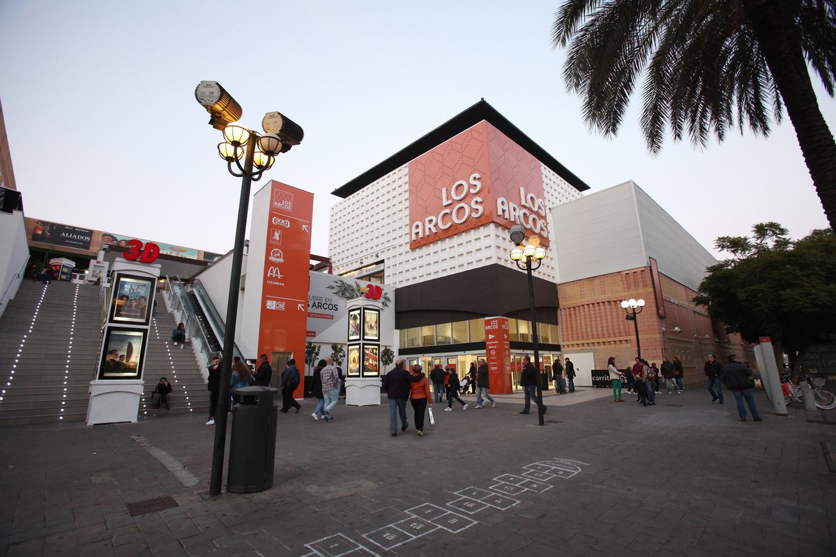 Los Arcos se convierte en un teatro de variedades