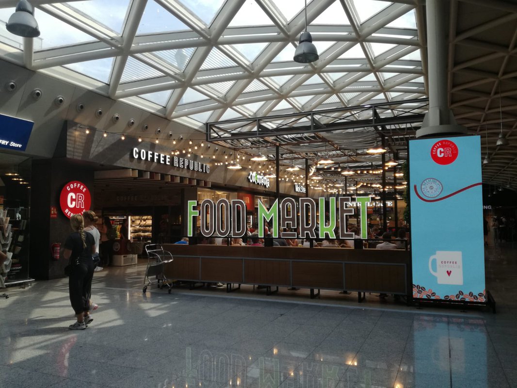 Eat Out abre un Food Market en el Aeropuerto de Barcelona