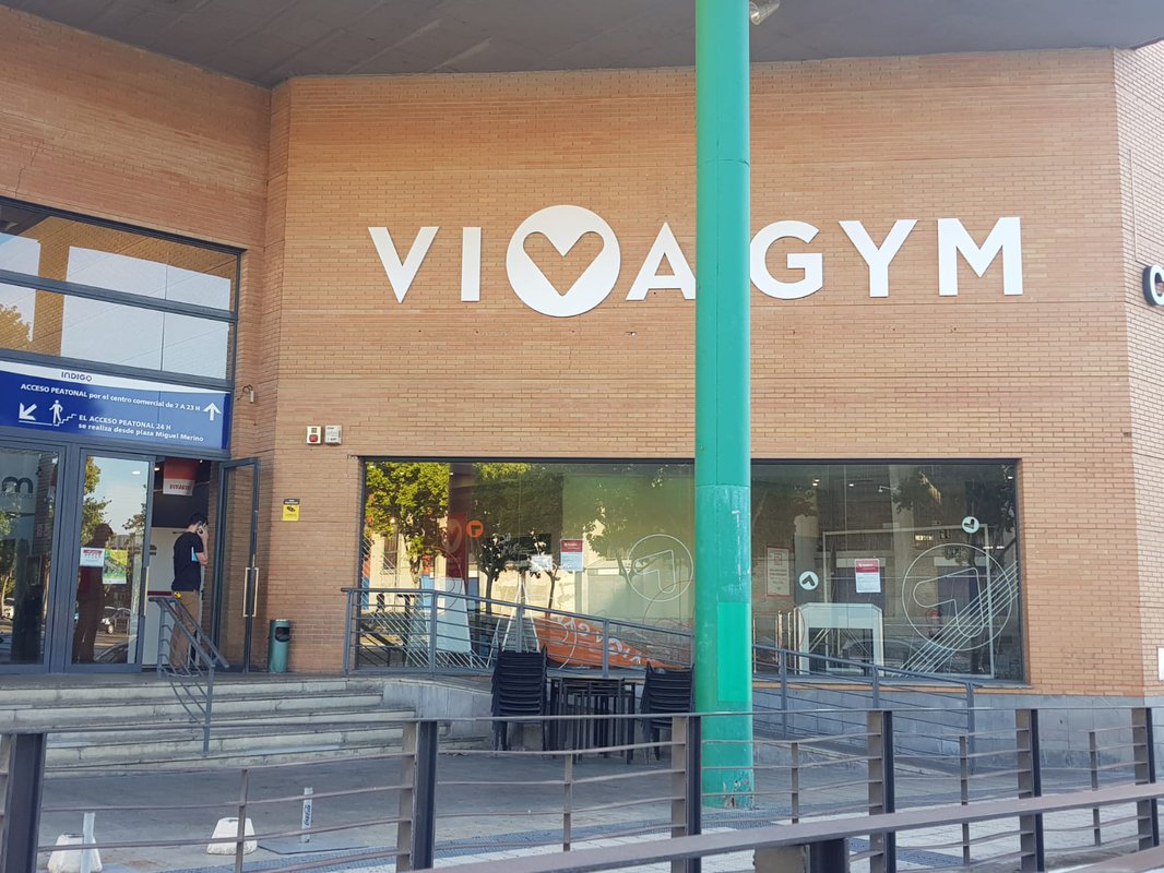 VivaGym hace ejercicio en Los Porches del Audiorama