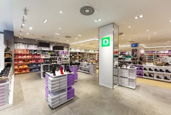 Deichmann reabre dos de sus tiendas en Madrid e inaugura su primer local a pie de calle