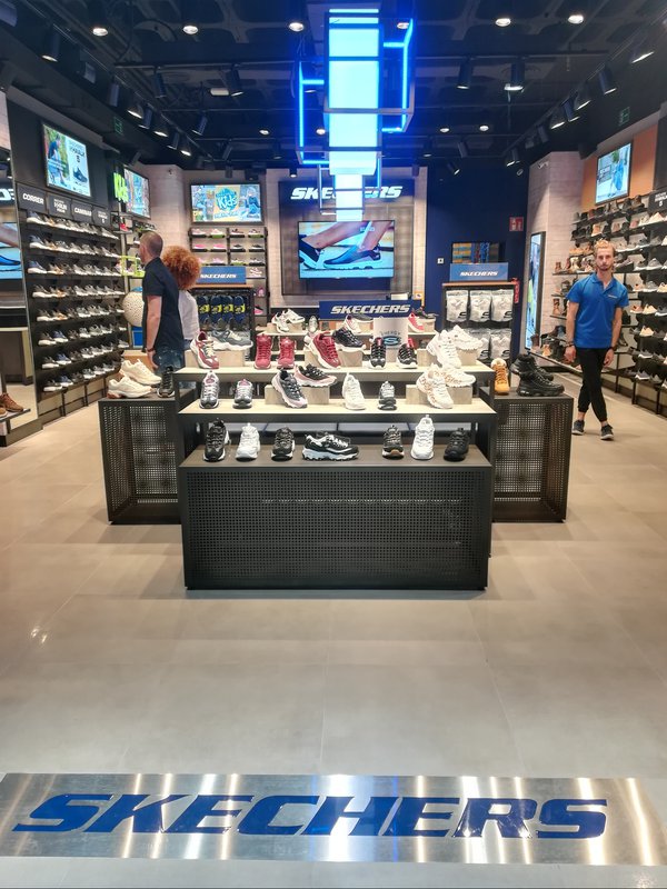 Skechers pisa Mallorca en Porto Pi Revista Centros Comerciales