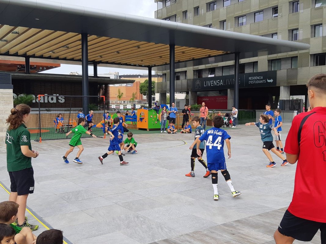 Finestrelles juega al balonmano