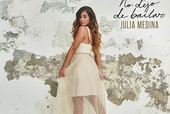 Julia Medina firma discos en Gran Turia
