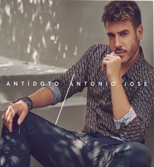 Antonio José firma su disco Antídoto en Gran Turia