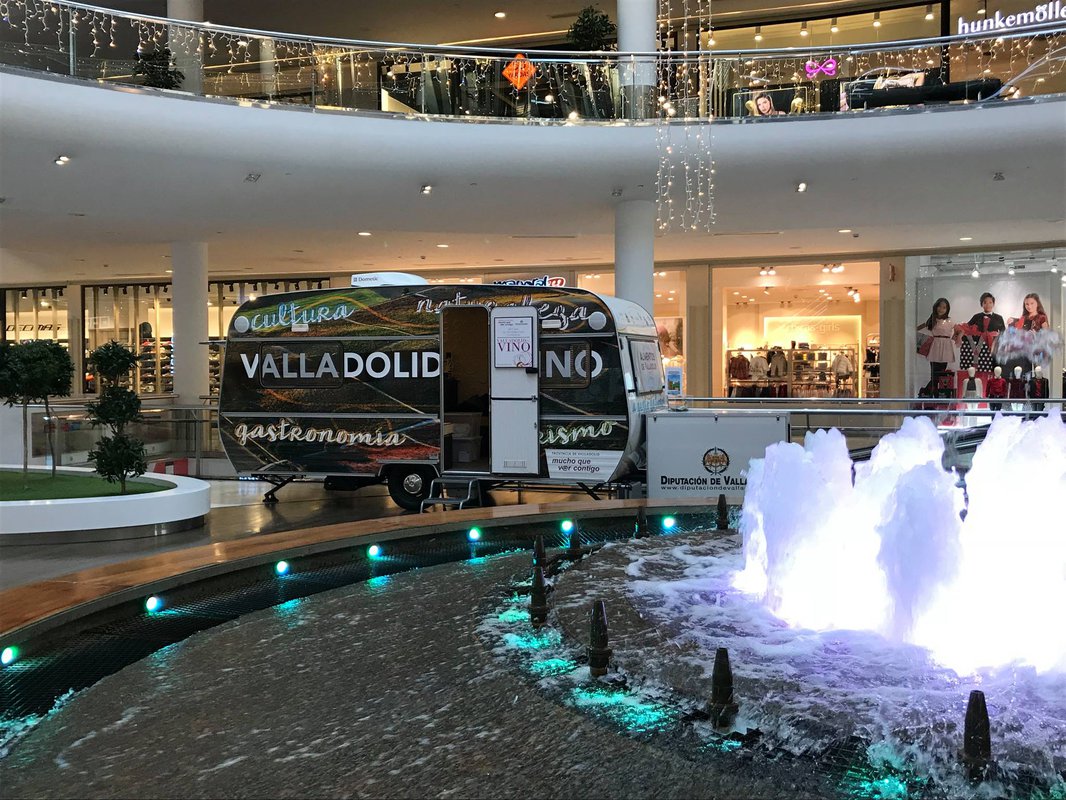 Dulces, espadas y alfarería en la Muestra de Artesanía de Valladolid