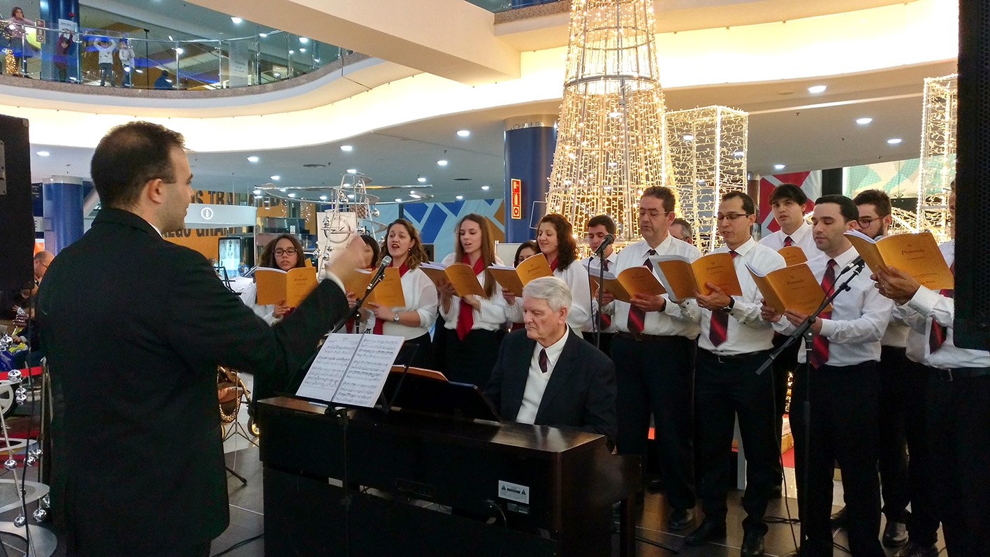 El Coro Emanuel canta villancicos en L'Aljub