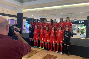 El equipo femenino del Real Murcia CF se presenta en Nueva Condomina