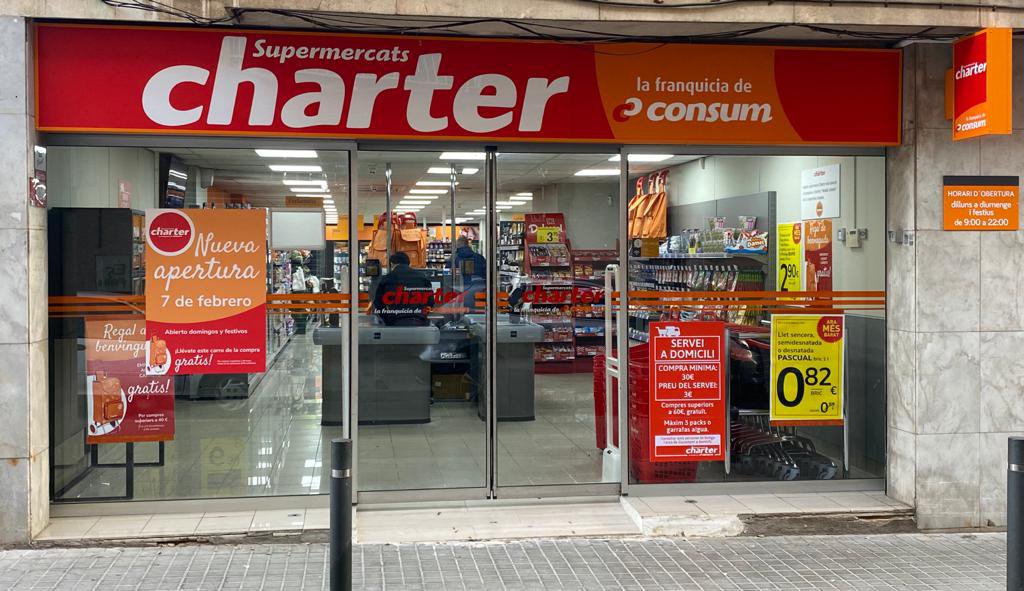 Charter abre tres supermercados en Cataluña y Alicante