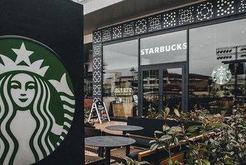 Starbucks sirve su café en Mallorca Fashion Outlet
