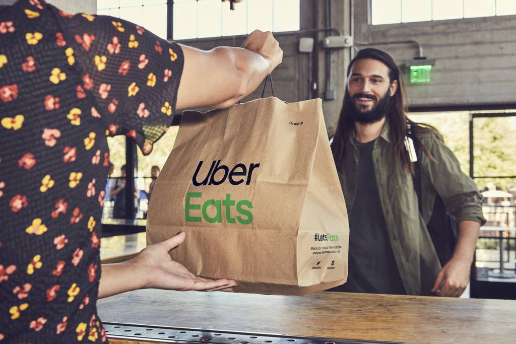 Uber Eats repartirá los platos de Hard Rock Cafe
