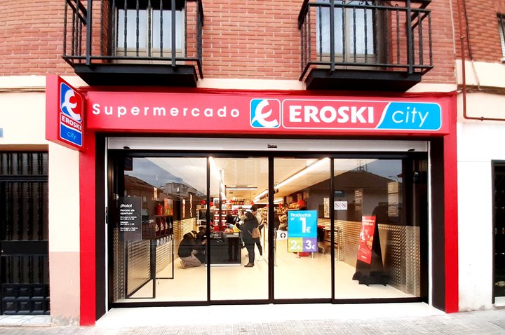 Lar España pone en venta 22 supermercados de Eroski