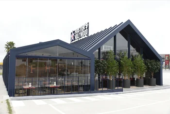 Foster´s Hollywood lleva a Gines Plaza su nuevo diseño de restaurante