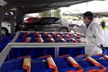 Carrefour moviliza 900 efectivos para garantizar la limpieza en sus centros