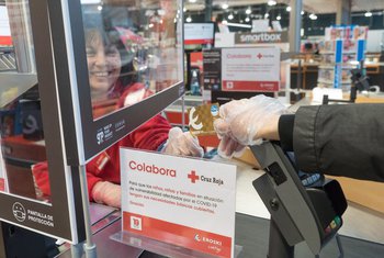 EROSKI entrega 120.000 euros al plan Cruz Roja Responde