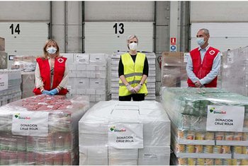 HiperDino dona 12 toneladas de alimentos en Tenerife