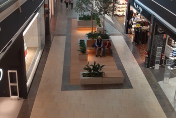 La mayoría de los centros comerciales de Lar España levantan la persiana