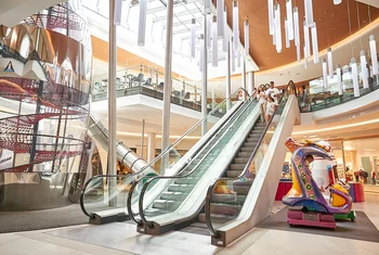 La afluencia a los centros comerciales crece más de lo previsto