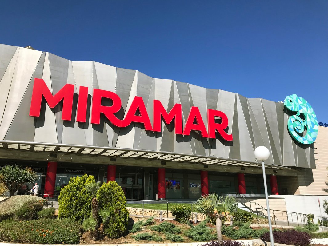 Miles de clientes vuelven a Miramar