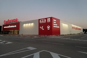 Conforama se instala en el centro comercial Carrefour Vallés Terrasa