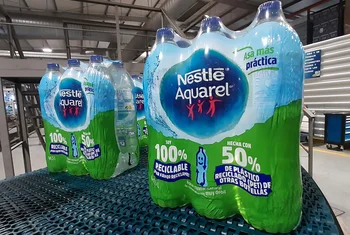 Nestlé lanza sus botellas 100% recicladas y fabricadas con un 50% de plástico reciclado