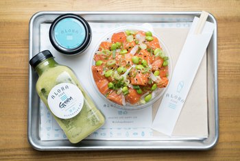 Aloha Poké prepara sus bowls en Zaragoza y Girona