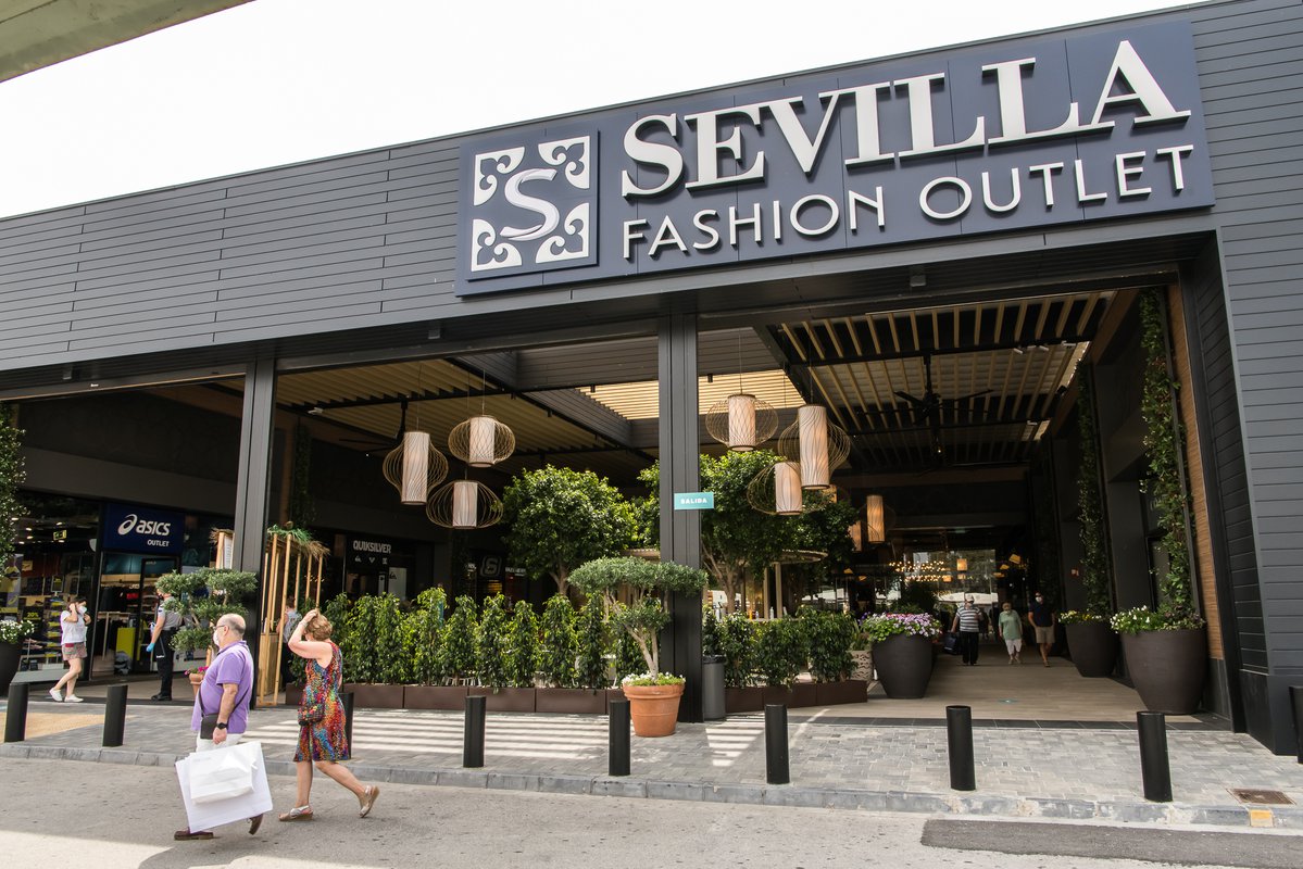 Sevilla Fashion Outlet recibe el sello Safer Shopping
