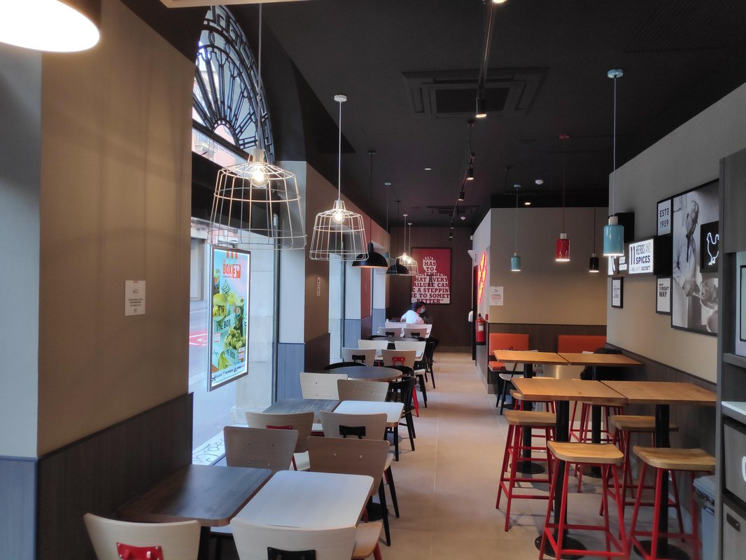 KFC abre dos restaurantes en Barcelona