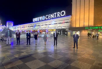 Nuevo Centro enciende su iluminación navideña